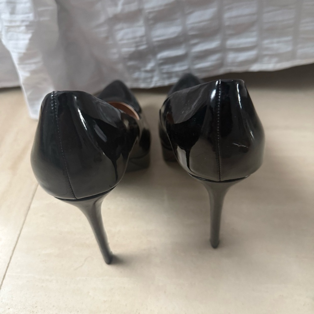 Elegant Black High Heels - Picture 4 of 4